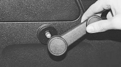 Demontaż i montaż tapicerki tylnych drzwi (Karoseria / Drzwi, zamki i okna / For