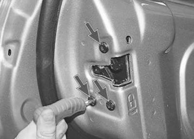 Как снять замок форд фокус 2 Replacing the outside handle and tailgate lock (Body / Doors, locks and windows 