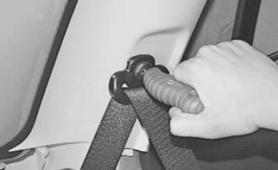 6. …и снимите накладку.