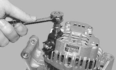 Note: The generator pulley is secured against turning on the rotor shaft only by friction forces…