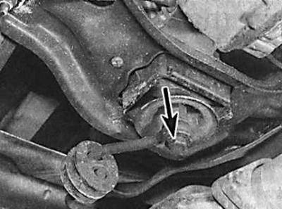 Болт крепления коробки передач к балке