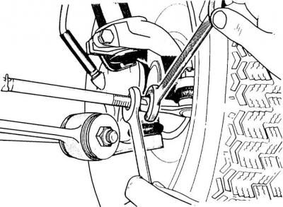 5. При помощи приспособления для измерения установки колес проверить значения характерных углов…