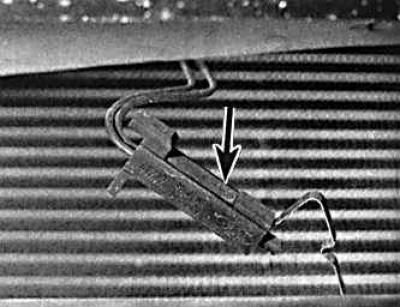 1. Отсоединить электрический разъем с датчика.