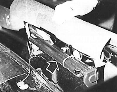 Запасное колесо и домкрат расположены в глубине багажника в двух отделениях, закрытых крышками,…