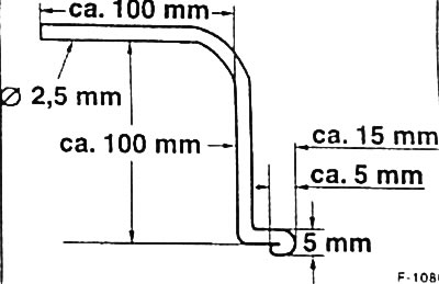 Pri hydraulickom posúvači s vyčnievajúcim piestom (na obrázku F-1079 je to 2. piest zľava) odistite…