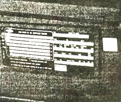 Идентификационная пластина автомобиля установлена в нише для ног (на пассажирской стороне) рядом с…