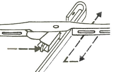Рис. 6.6. Для снятия щетки стеклоочистителя необходимо выпустить защелку и повернуть.