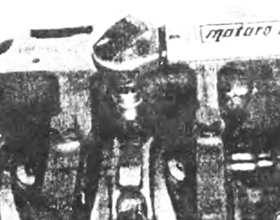 Рис. 22.17. Затяните гайки шатунных крышек до усилия затяжки, регламентированного.