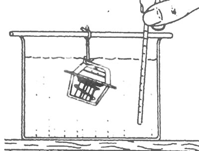 Рис. 7.11. Проверка температуры открытия термостата.