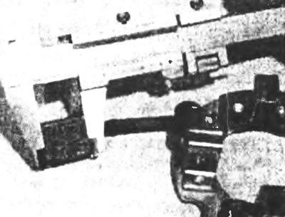 Рис. 9.6. Проверьте длину щеток и замените их по необходимости.