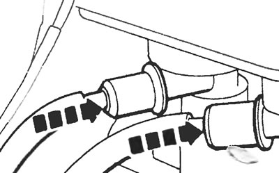 Рис. 10.3,б. На моделях с ABS вдавите фиксирующие втулки в сторону бачка и высвободите тормозные…