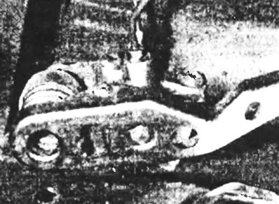 Рис. 18.2. Клапан, регулирующий давление в зависимости от нагрузки на заднюю ось.