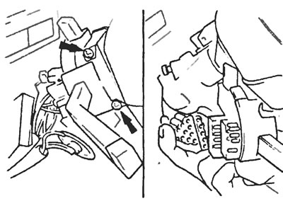 Рис. 4.4. Отвинтите два винта (указаны стрелками), снимите многофункциональный переключатель и…