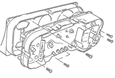 Рис. 6.6. Отвинтив шесть винтов, отделите переднюю часть щитка приборов от основного блока.