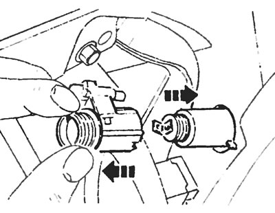 Рис. 11.7,б. ...после чего выдвиньте внутреннюю часть из передней панели.